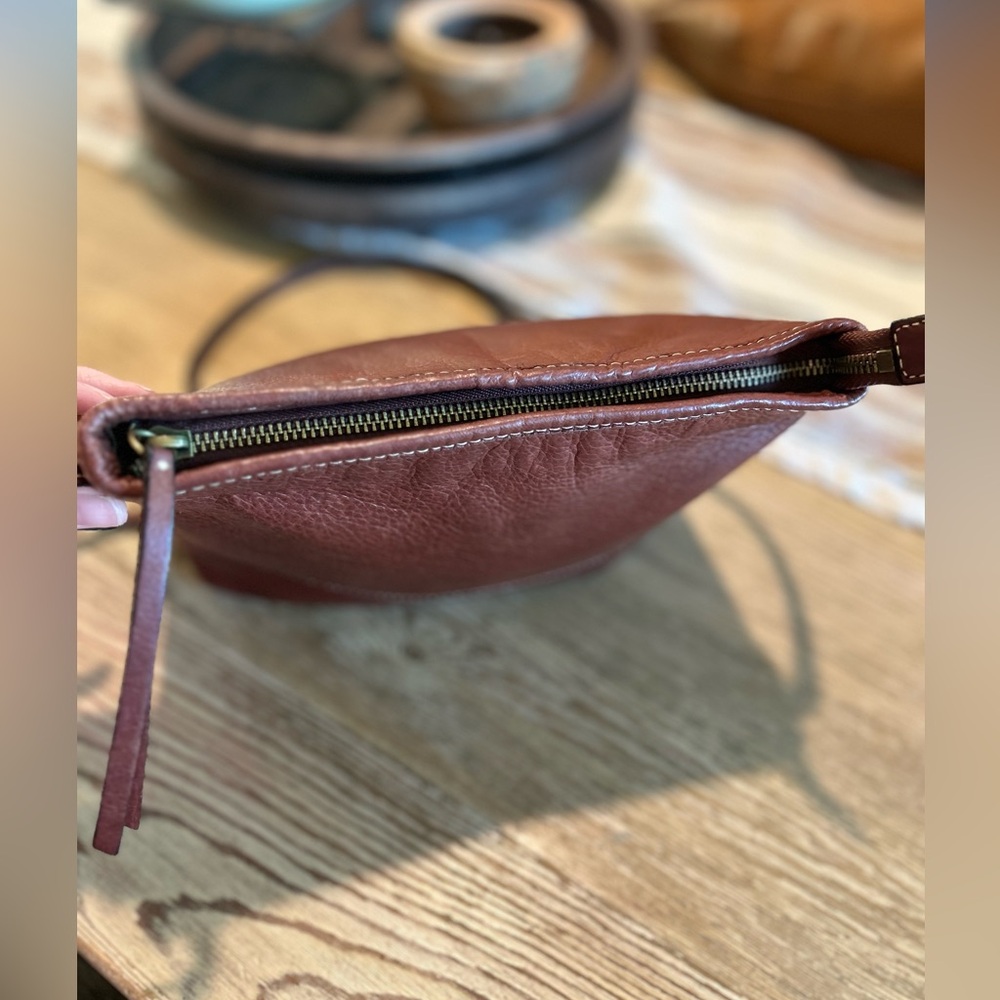 Margot leather crossbody bag - Picture 8 of 8